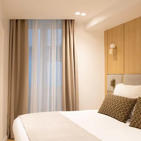 Daire Elegant With Ac - 3br-6p- Montorgueil